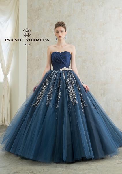 流行のエアリー感に溢れたボリュームスカートのシルエットが素敵なネイビードレス