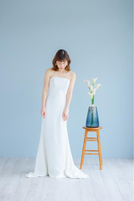 シンプルなソフトマーメイドドレスに袖が取りつけれる3wayドレス