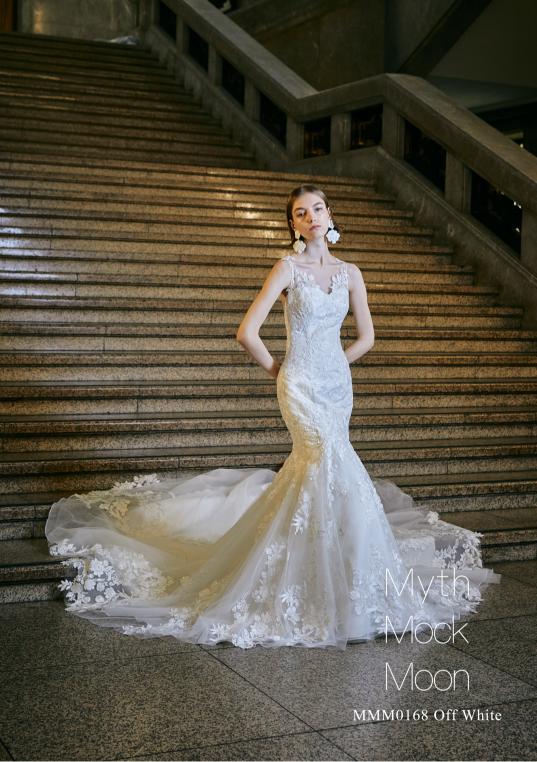 背中のレースが透けて見える肌感も上品で着用しやすいデザインのドレス