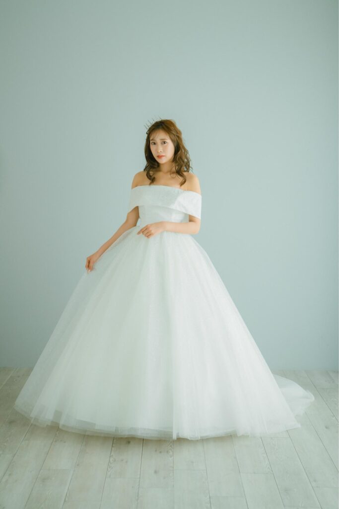 ドレス全体にグリッターが豪華な3Wayドレス