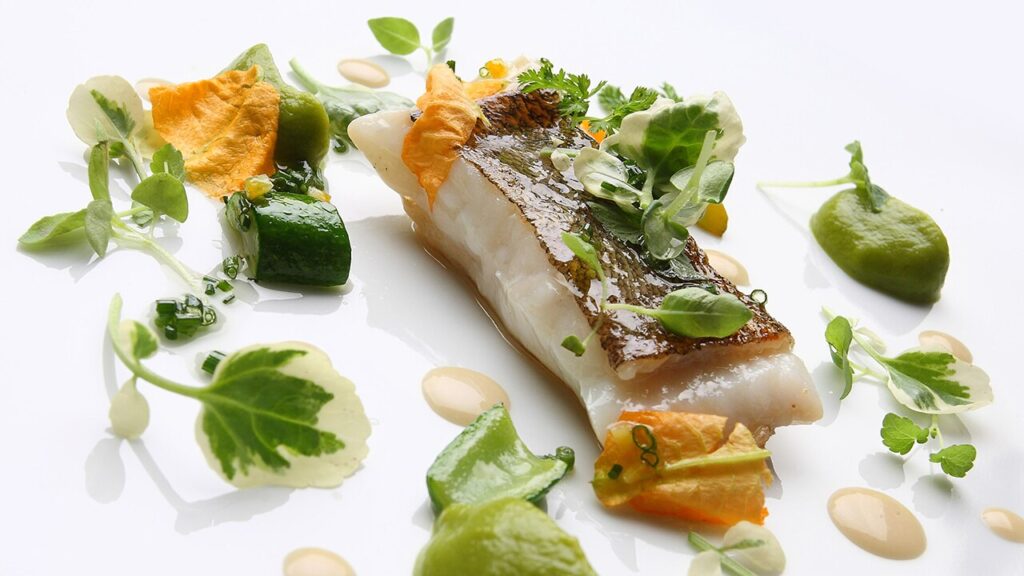 シェフがこだわり抜いた厳選食材を使用したコース料理