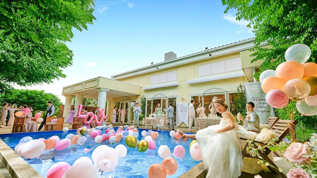 エントランスから貸切の邸宅