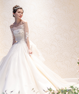 花嫁を美しく魅せるシルエットがポイントのウエディングドレス