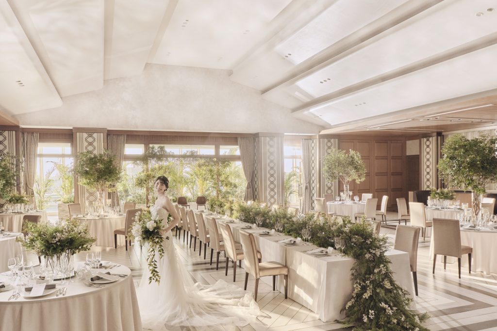 演奏後に劇場を包みこむ拍手喝采を意味する『Applause』。 ザ ストリングス 博多で最大のスケールを誇る披露宴会場。